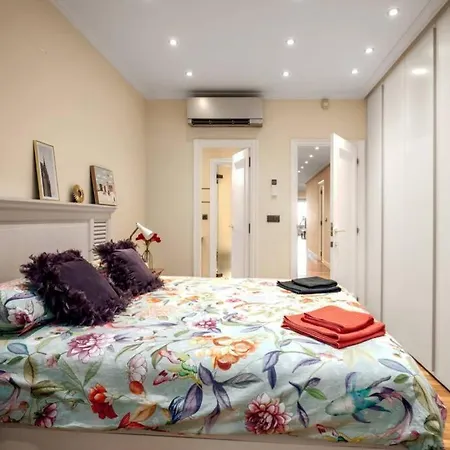 Zurriola Beachfront Luxury Apartment *