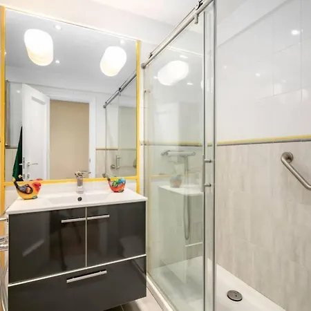 Apartment Zurriola Beachfront Luxury San Sebastian