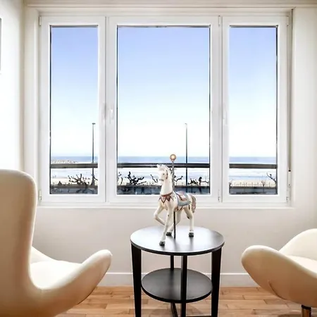 Zurriola Beachfront Luxury * San Sebastian